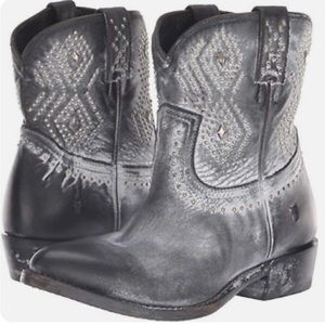 FRYE BILLY STUD SHORT BLACK LEATHER BOOTS